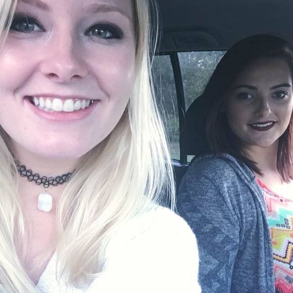 Meet your Posher, Caitlin - Picture 1 of 1